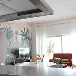 Monkeys Apartments Luxury Alfalfa Terrace